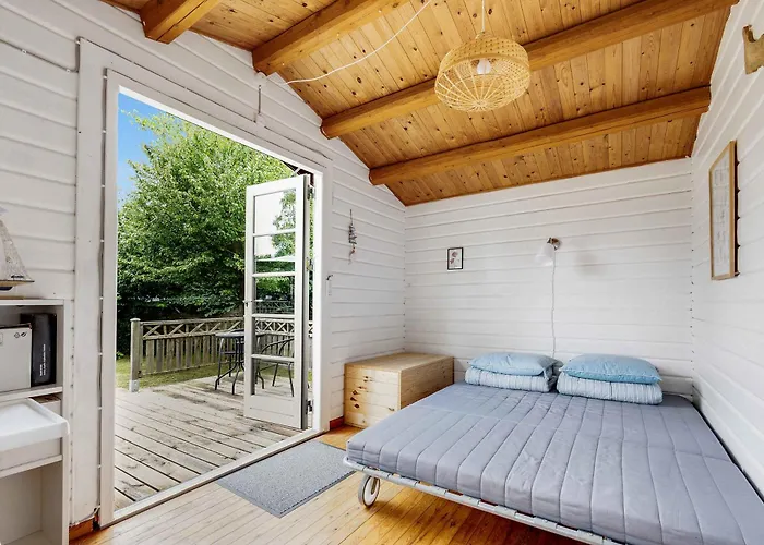 Ferienhaus Charming 450 Meters From The Sea