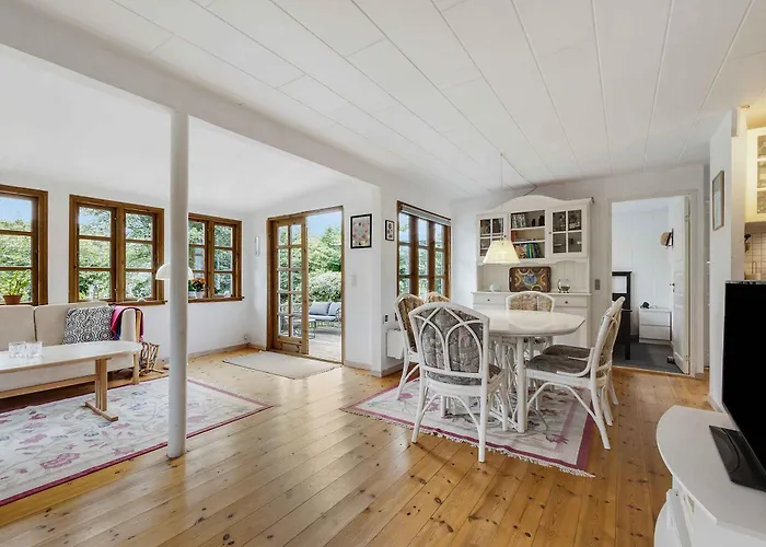 Ferienhaus Charming 450 Meters From The Sea